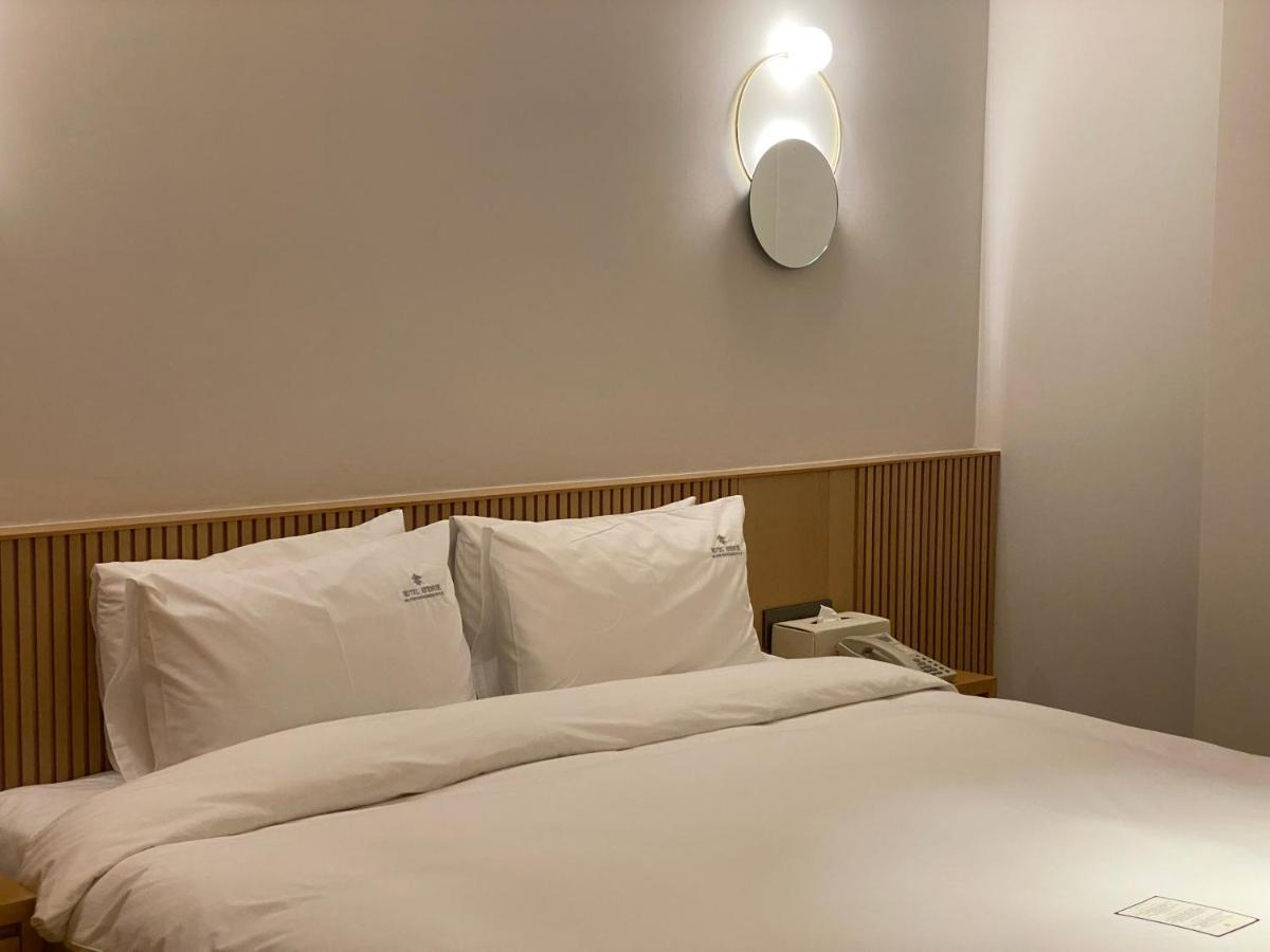 Hotel Avenue Changwon Exterior photo