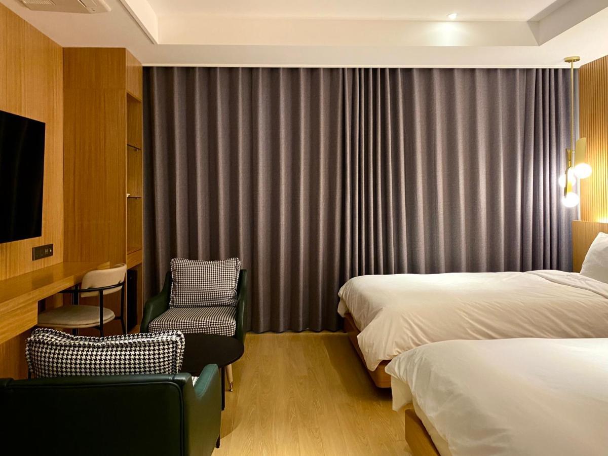 Hotel Avenue Changwon Exterior photo