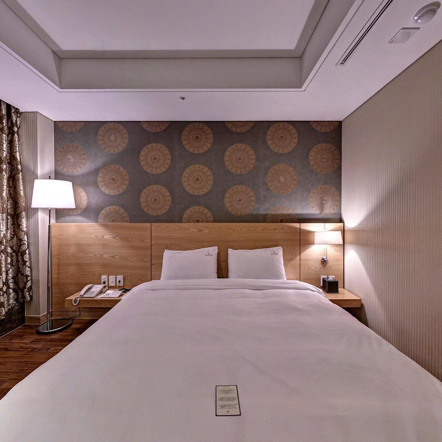 Hotel Avenue Changwon Exterior photo
