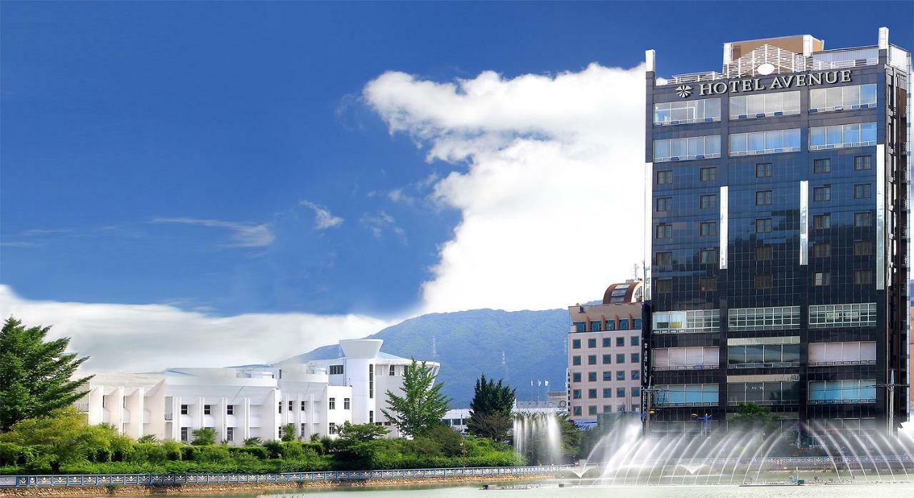 Hotel Avenue Changwon Exterior photo