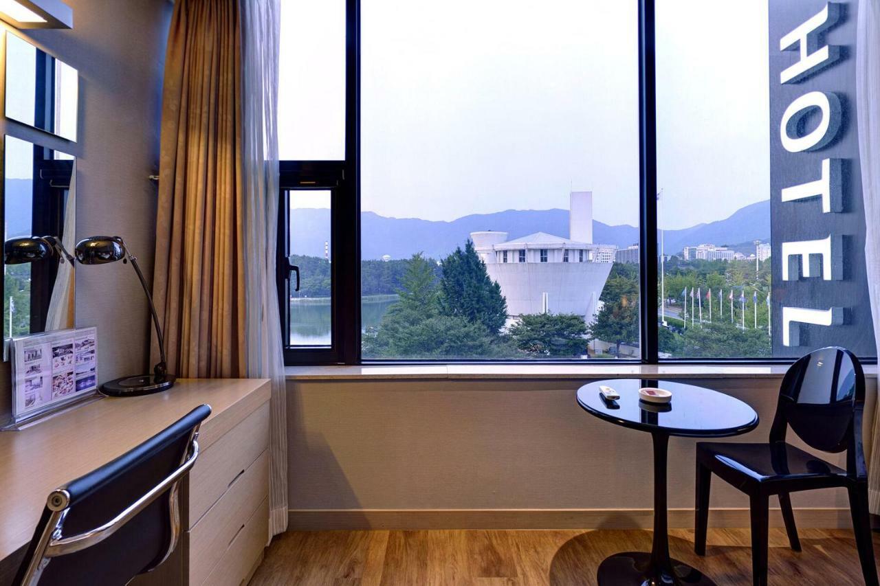 Hotel Avenue Changwon Exterior photo